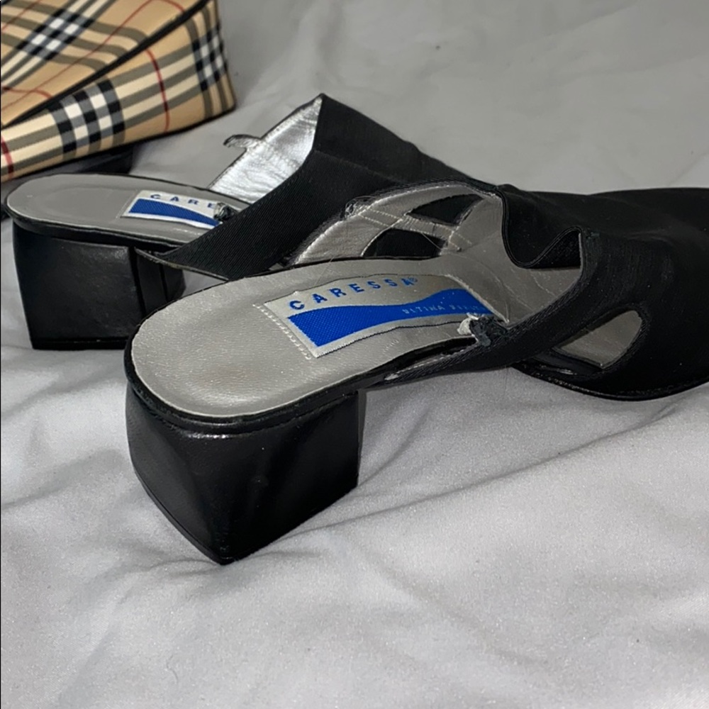 Heeled shoes